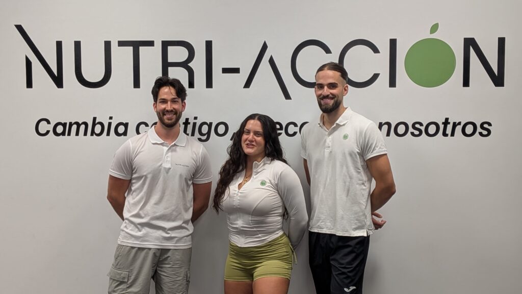 Victor, María y Miguel, el equipo de Nutri-Acción en su centro de Zaragoza