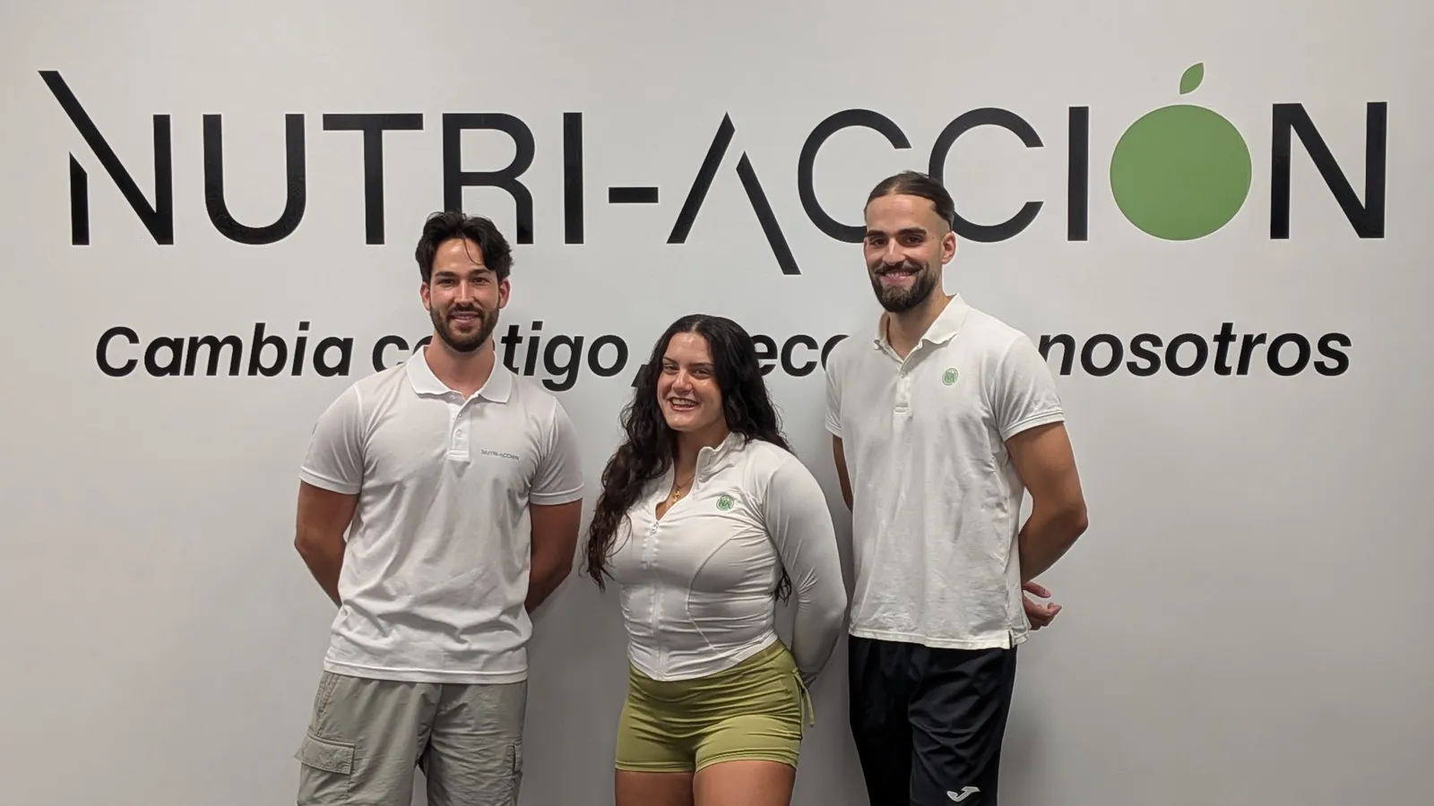 Victor, María y Miguel, el equipo de Nutri-Acción en su centro de Zaragoza